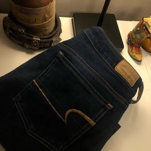 American Eagle medium dark wash Jeans
